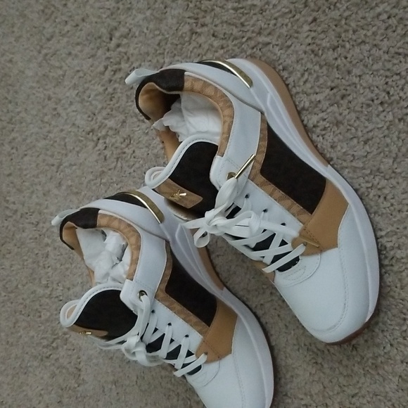 New without tags Michael Kors snickers - Picture 2 of 5